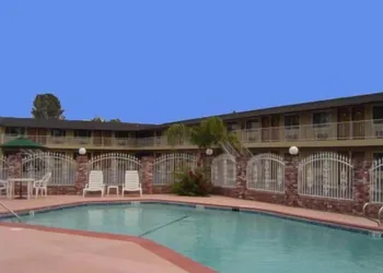 Sunset Inn Lake Oroville hotel thumbnail 4