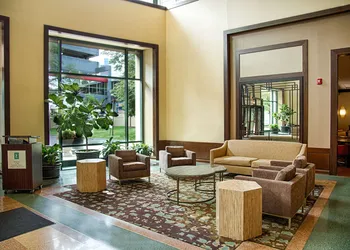 Embassy Suites by Hilton Chicago O'Hare Rosemont hotel thumbnail 3