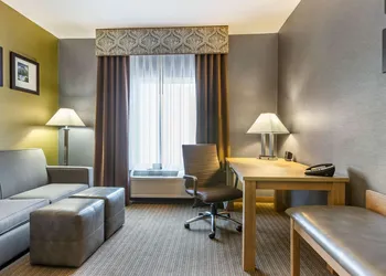 Comfort Suites Southgate-Detroit hotel thumbnail 7