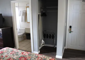 Layne Hotel hotel thumbnail 7