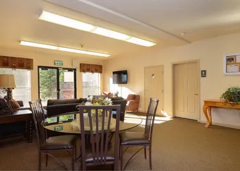 Ridge Pointe hotel thumbnail 2