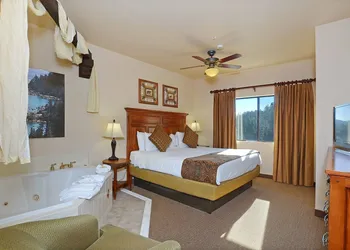 Ridge Pointe hotel thumbnail 4