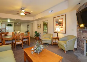Ridge Pointe hotel thumbnail 5