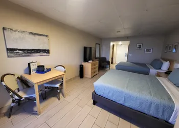 Beachside Hotel hotel thumbnail 6