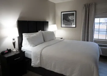 Lucille's Hotel, Restaurant, & Bar hotel thumbnail 2