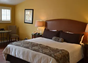 Sunset Inn hotel thumbnail 4