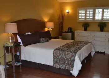 Sunset Inn hotel thumbnail 8