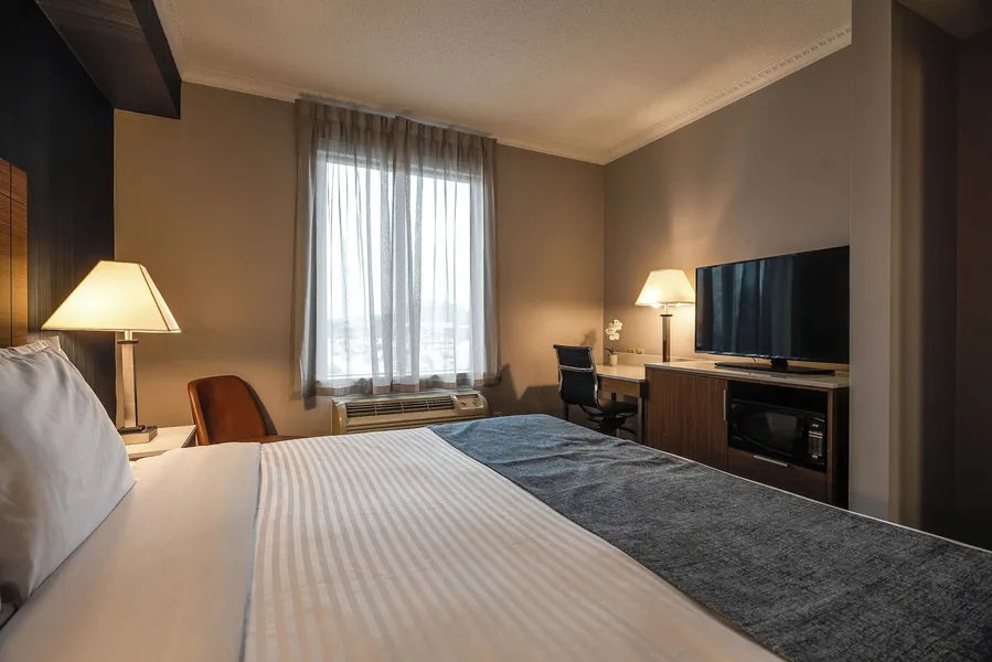 Monte Carlo Inn Toronto West Suites hotel detail image 6