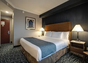 Monte Carlo Inn Toronto West Suites hotel thumbnail 8