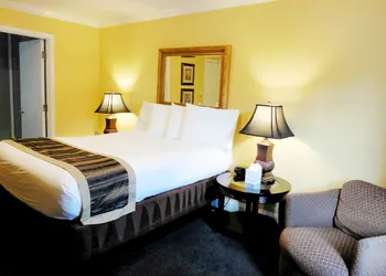 Sea Breeze Inn And Cottages hotel thumbnail 2