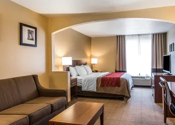 Quality Inn & Suites Bethany hotel thumbnail 3
