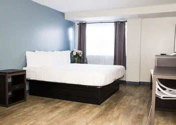 Crystal Inn Eatontown hotel thumbnail 6