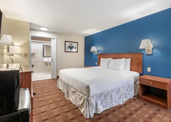 SureStay Hotel by Best Western East Brunswick hotel thumbnail 7