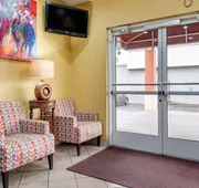 Econo Lodge Louisville Airport hotel detail image 5