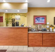 Econo Lodge Louisville Airport hotel detail image 7