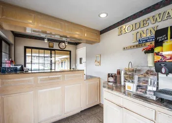 Rodeway Inn Monterey Near Fairgrounds hotel thumbnail 3