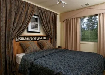 The Lodge at Kingsbury Crossing hotel thumbnail 3