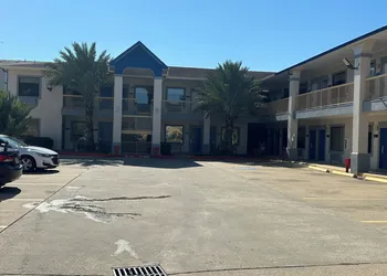 Azul Inn Houston Hobby Airport hotel thumbnail 7