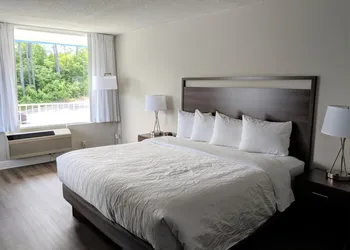 Lakefront Terrace Resort hotel thumbnail 4