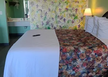 NOLA Inn hotel thumbnail 5