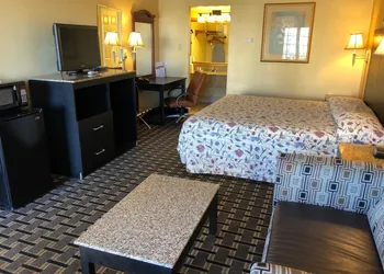Knights Inn Mount Laurel hotel thumbnail 4