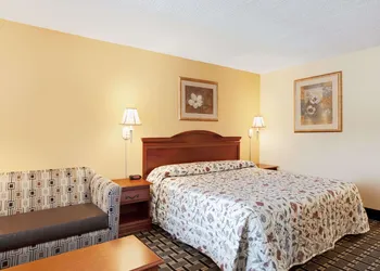 Knights Inn Mount Laurel hotel thumbnail 5