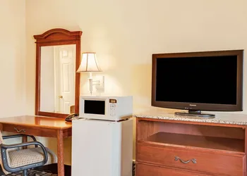 Knights Inn Mount Laurel hotel thumbnail 6