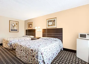 Knights Inn Mount Laurel hotel thumbnail 8