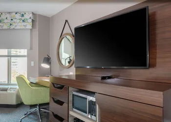 Hampton Inn & Suites Arlington Crystal City DCA hotel thumbnail 8