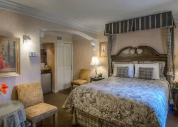 Red Coach Inn hotel thumbnail 8