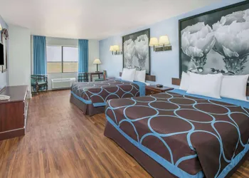 Super 8 by Wyndham Garland North Dallas Area hotel thumbnail 4