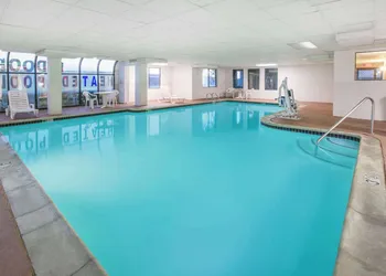 Super 8 by Wyndham Garland North Dallas Area hotel thumbnail 8