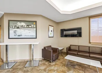 Super 8 by Wyndham Prince Albert hotel thumbnail 2