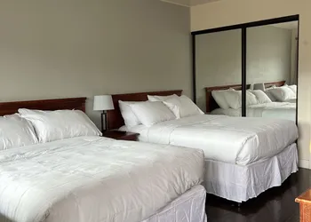 Sea Breeze Motel hotel thumbnail 2