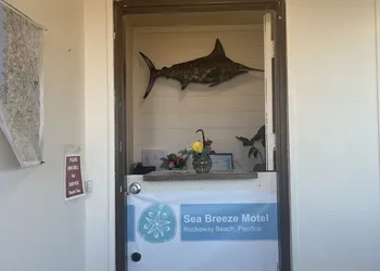 Sea Breeze Motel hotel thumbnail 3