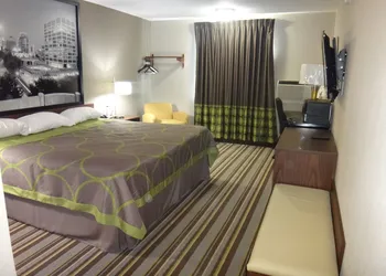 Super 8 by Wyndham Ardmore hotel thumbnail 5