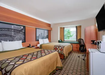 Super 8 by Wyndham Columbus West hotel thumbnail 4