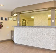 Super 8 by Wyndham Calgary/Airport hotel detail image 4