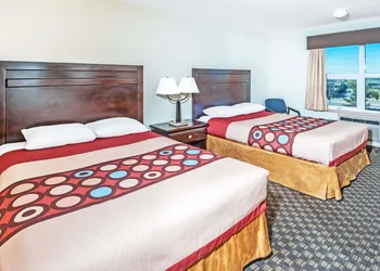 Super 8 by Wyndham Calgary/Airport hotel thumbnail 5