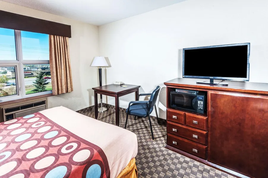 Super 8 by Wyndham Calgary/Airport hotel detail image 6