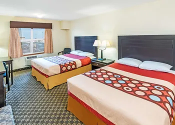 Super 8 by Wyndham Calgary/Airport hotel thumbnail 7
