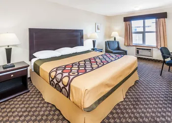 Super 8 by Wyndham Calgary/Airport hotel thumbnail 8