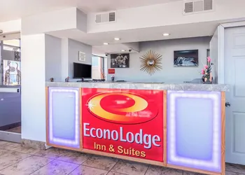 Econo Lodge Inn & Suites Macon North hotel thumbnail 2