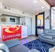 Econo Lodge Inn & Suites Macon North hotel detail image 4