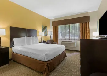 Best Western Plus The Four Corners Inn hotel thumbnail 7