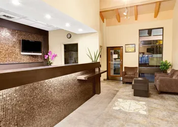 Super 8 by Wyndham Kissimmee/Maingate/Orlando Area hotel thumbnail 2