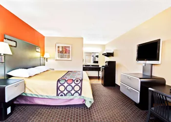 Super 8 by Wyndham Kissimmee/Maingate/Orlando Area hotel thumbnail 5