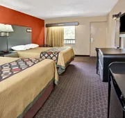 Super 8 by Wyndham Kissimmee/Maingate/Orlando Area hotel detail image 7