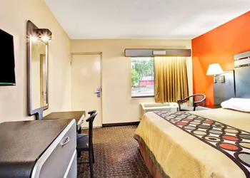 Super 8 by Wyndham Kissimmee/Maingate/Orlando Area hotel thumbnail 8