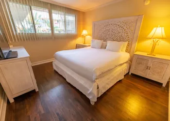 Cal Mar Hotel Suites hotel thumbnail 3
